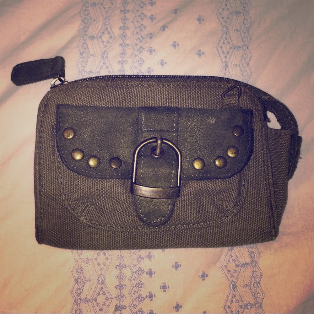 Fetching | Green Clutch/Wallet