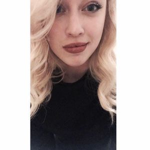 Meet your Posher, Caroline