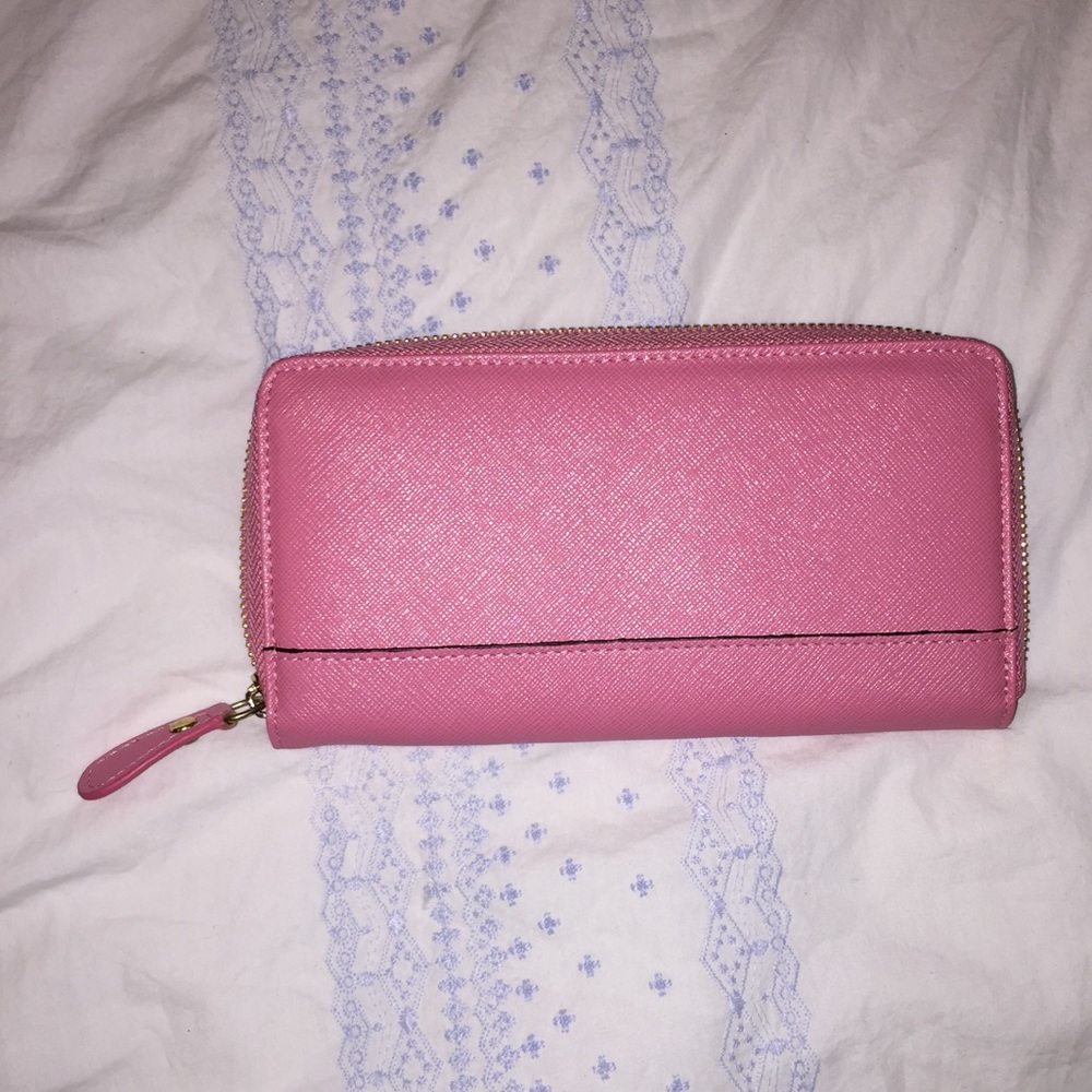 Spring | Pink Clutch - Picture 2 of 4