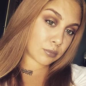 Meet your Posher, Karina