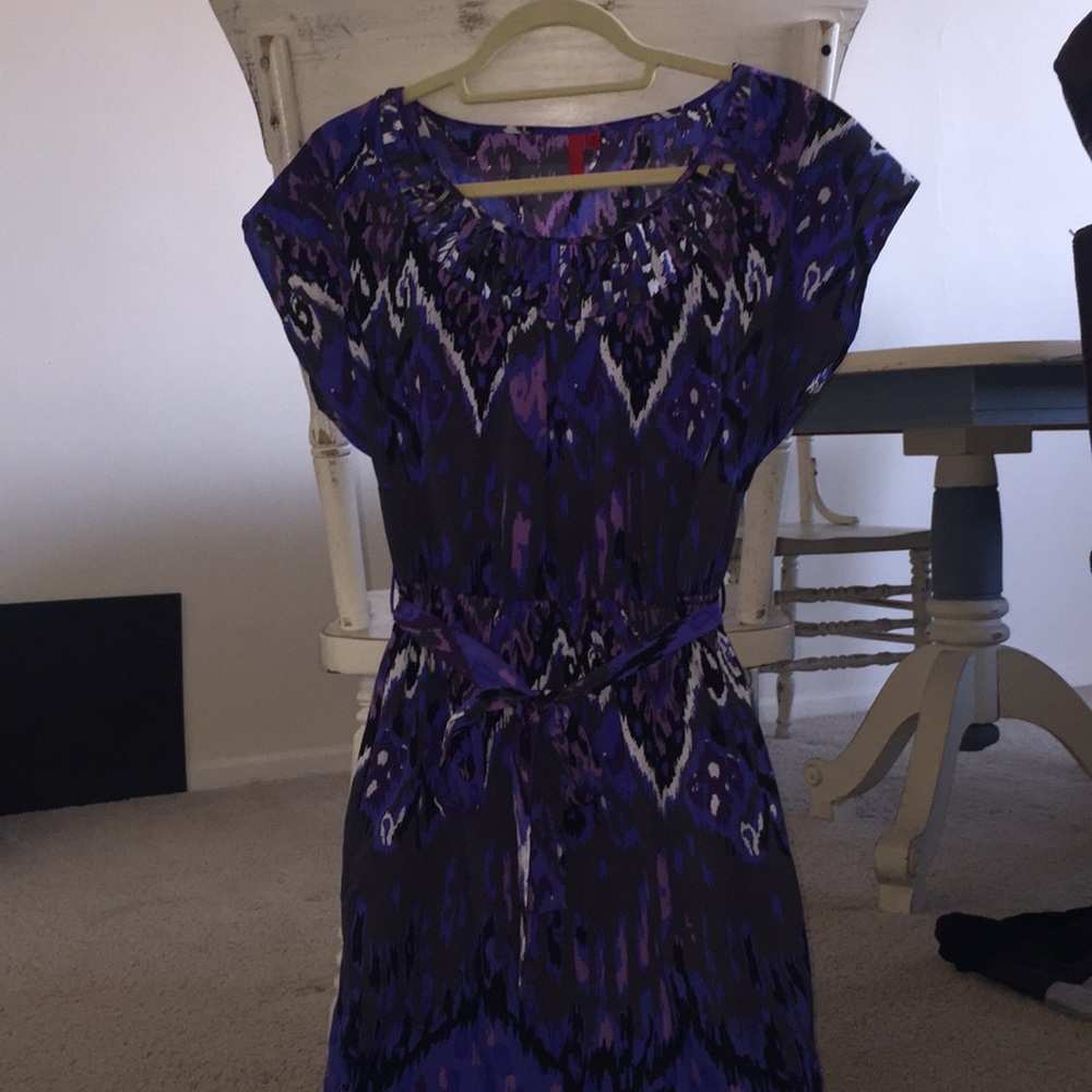 Colorful dress with waist tie