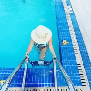 Meet your Posher, Besa