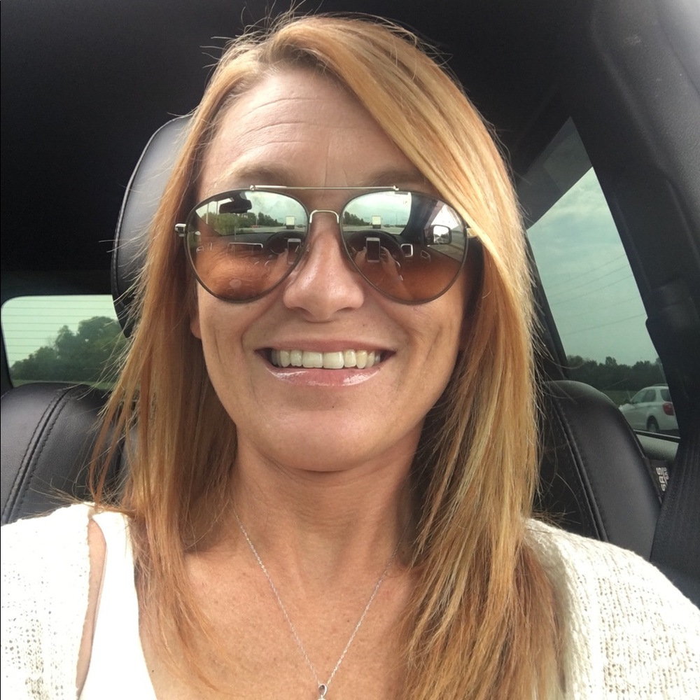 Meet your Posher, Ashley