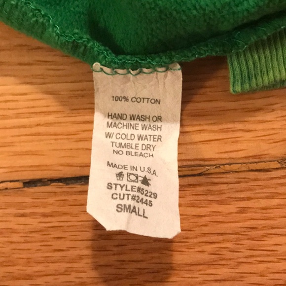 Off shoulder sweatshirt with peace sign back - Picture 3 of 3