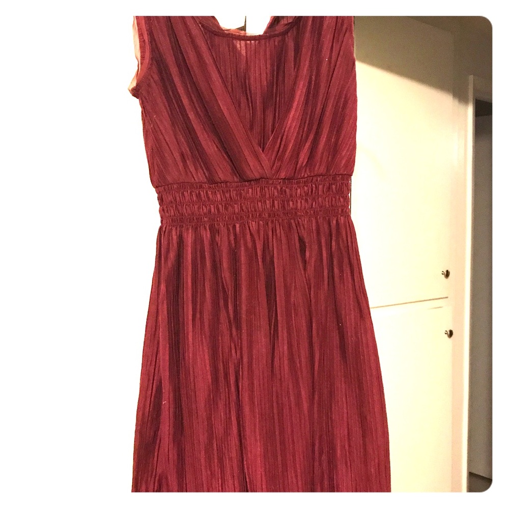 Low cut knee-length dress