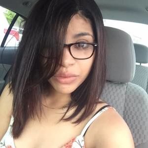 Meet your Posher, Isabella