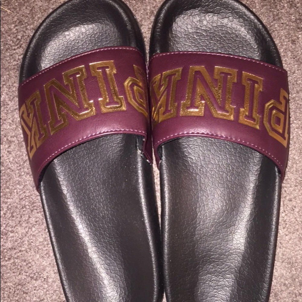 🆕VS Pink Slip on's