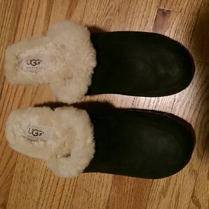 Ugg clogs