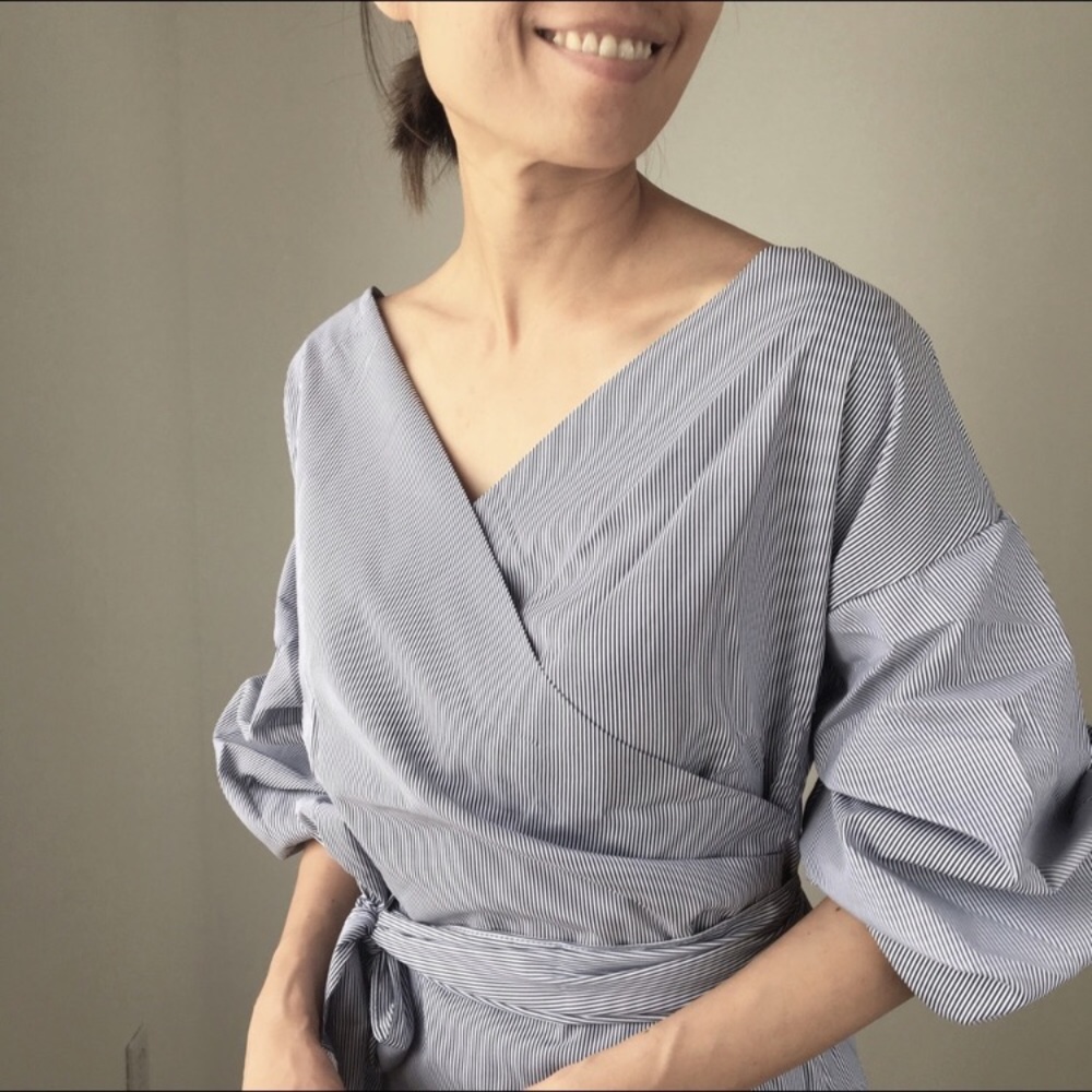 LAST 1 ! PUFFED SLEEVE SURPLICE WAIST TIE TOP- BLU - Picture 2 of 4