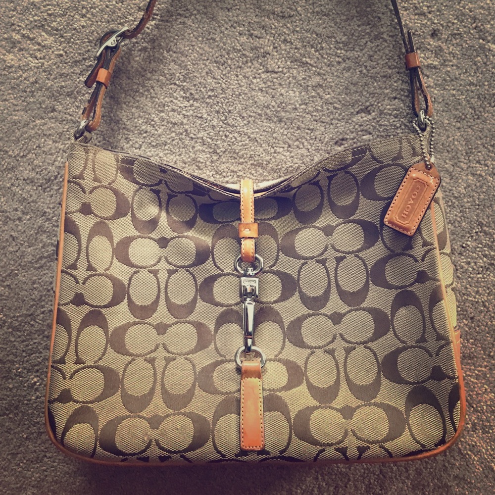 **VINTAGE** tan Coach shoulder bag