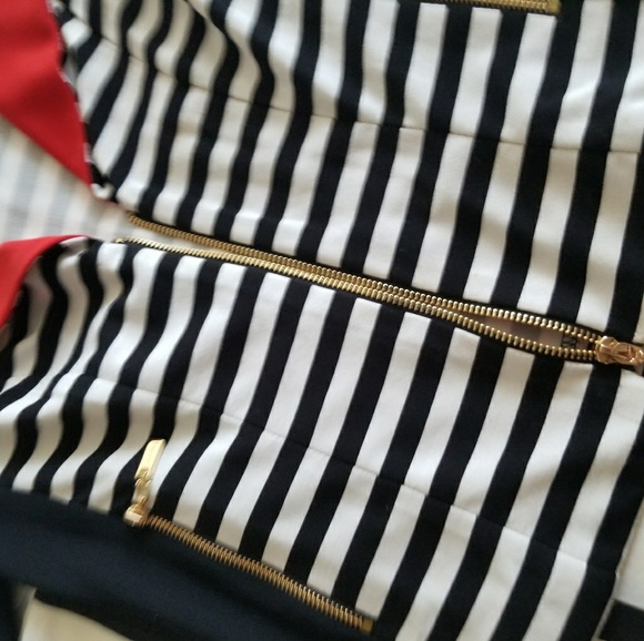 Fitted short blazer - Picture 6 of 8