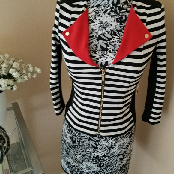 Fitted short blazer - Picture 8 of 8