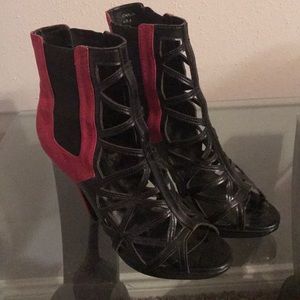 Black with fuschia Booties