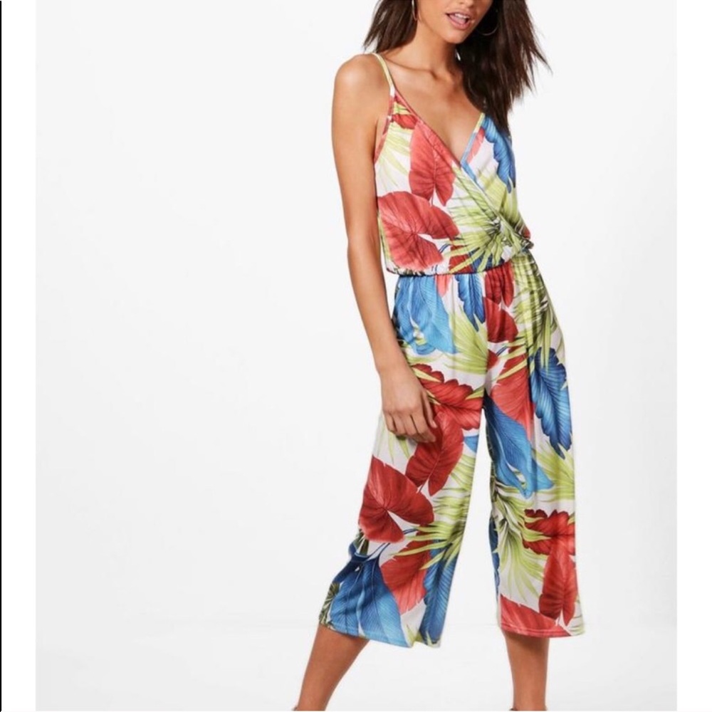 BOOHOO floral jumpsuit