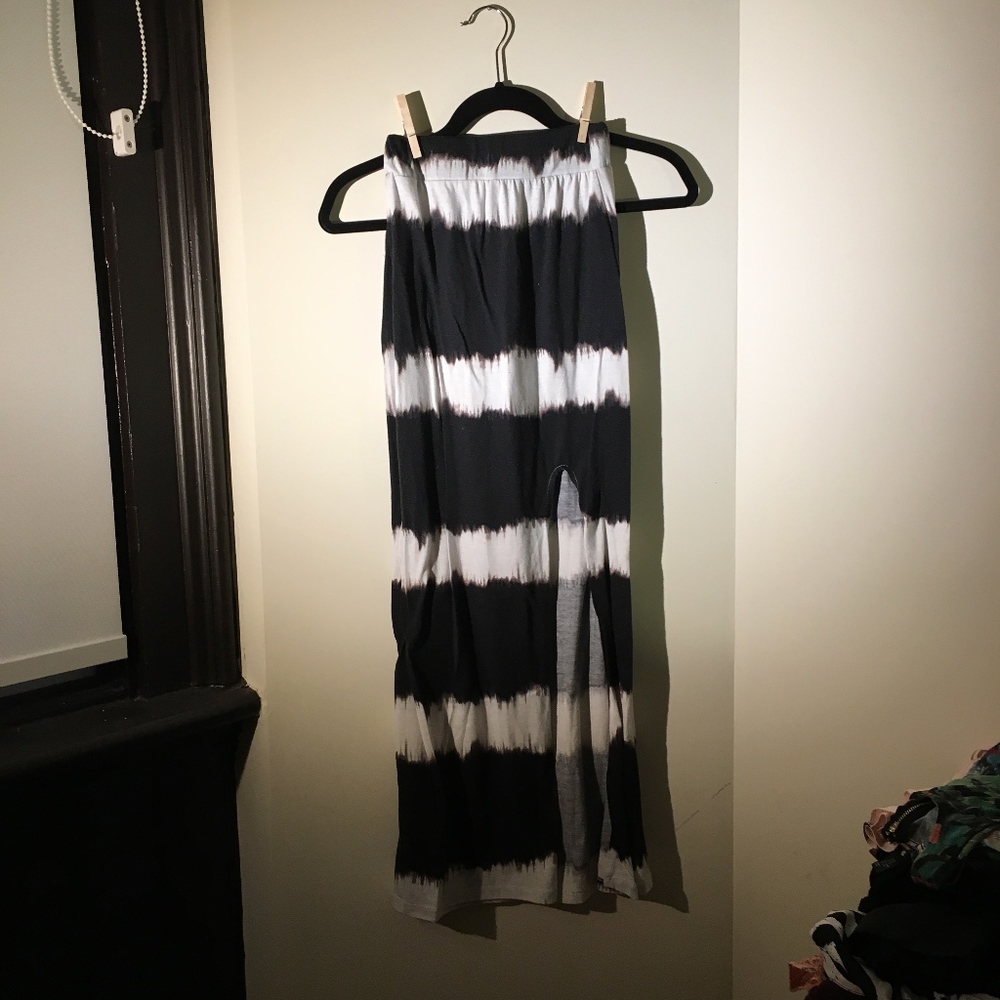Xs black and white maxi skirt w/ slit