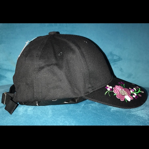 👑Beautiful Embroidered Black Hat 🎩 🤠 - Picture 6 of 6