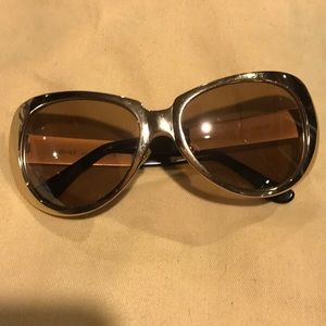 Did someone say Versace?