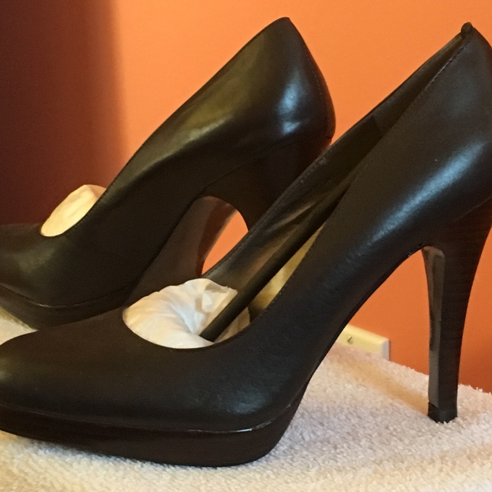 Jessica Simpson "Reeba" Leather Pumps