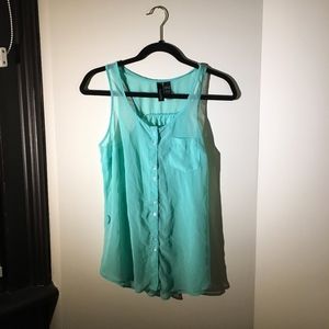 Sz medium sea foam green sleeveless button down
