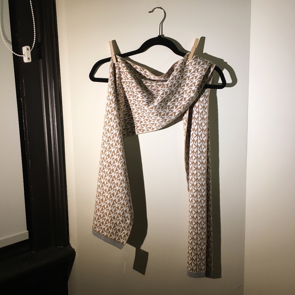 NWT Michael Kors Monogram Scarf