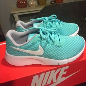 BNWT girls turquoise Nikes!!!!!