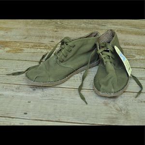 NWT Men's Tom Chukka Boot