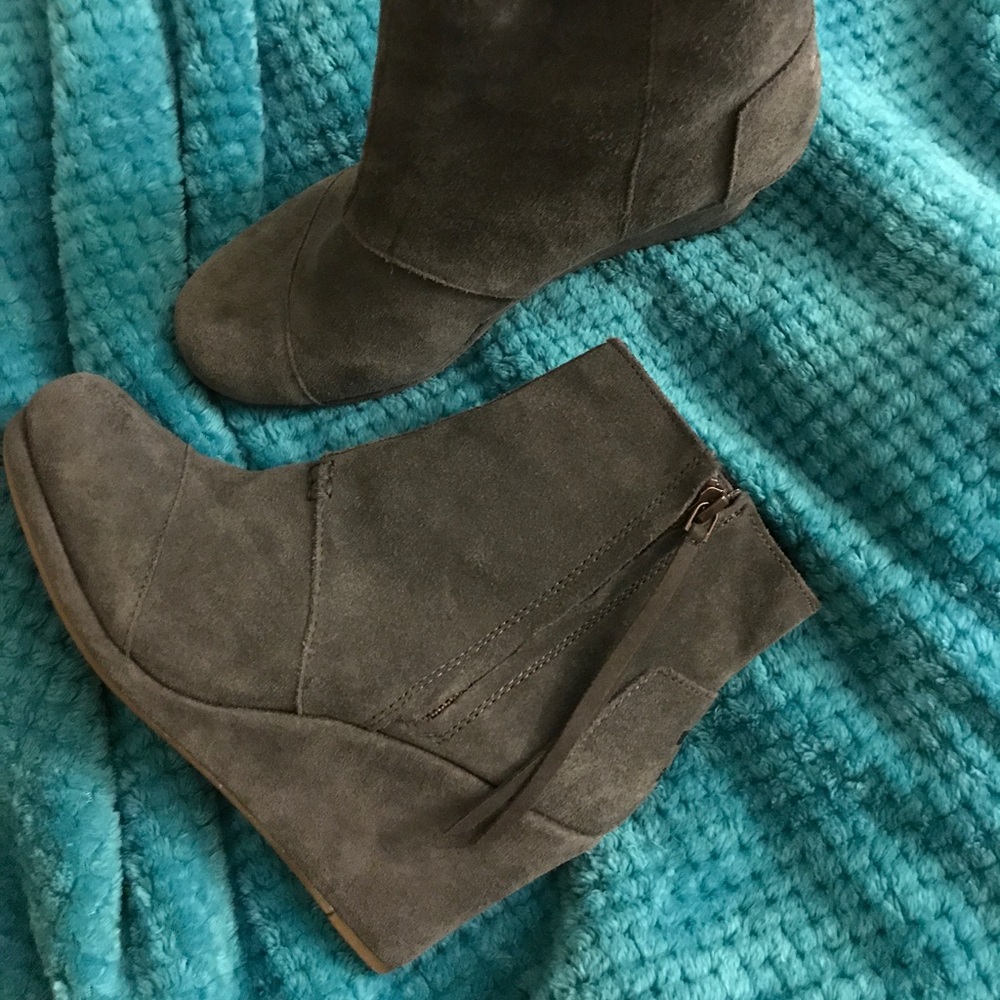 Toms Grey Desert Suede Wedges 🌵🍂🏜