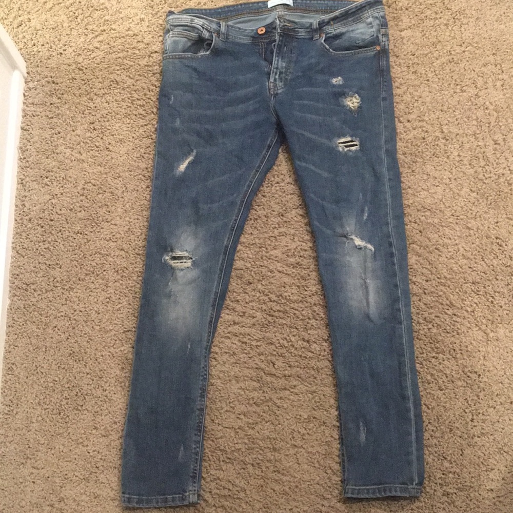 🛑ZARA DISTRESSED BLUE DENIM JEANS 🛑