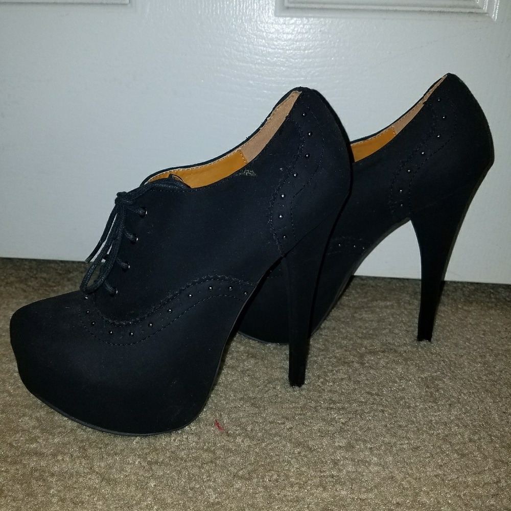 ⤵🍁Laced-Up Heeled Ankle Booties