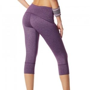 Zumba So Bootyful Capris Berry Nice