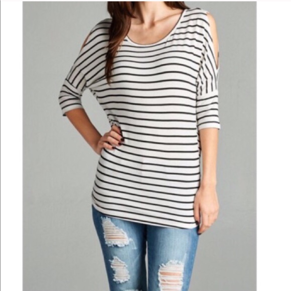 Black and white Paris striped could shoulder top