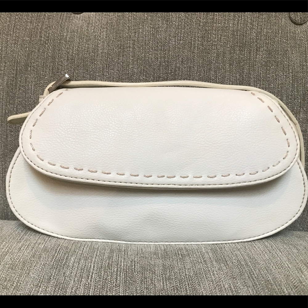 Small cream colored bag
