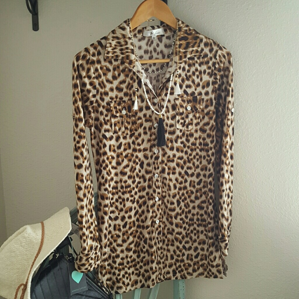 🍒Leopard button tunic blouse safari cheetah top
