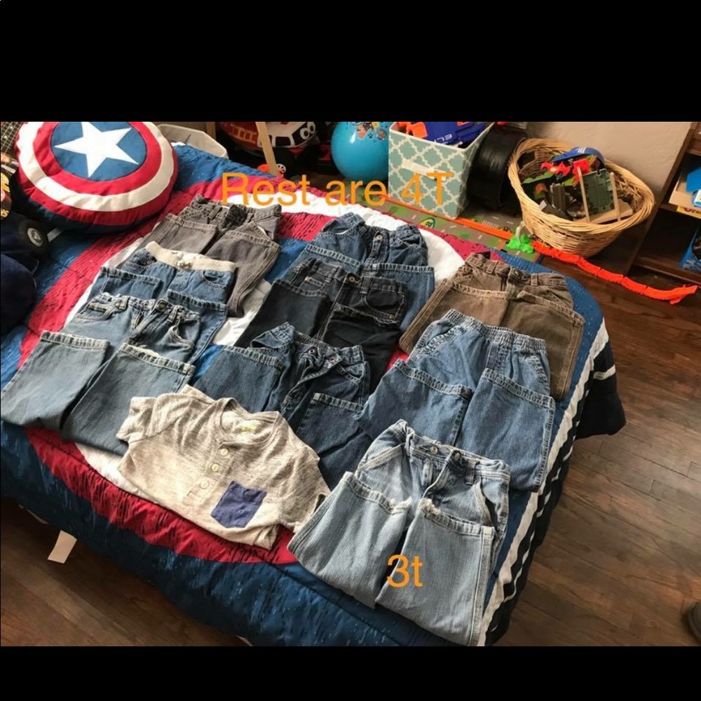 BUNDLE 4T boys jeans and one 3T jeans free!