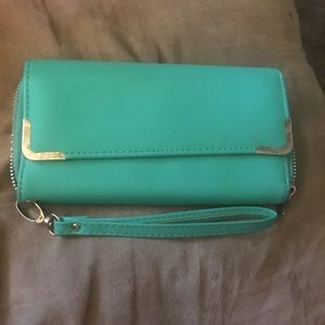 Kate Spade bag w 2 zippers wallet / 2 makeup bags