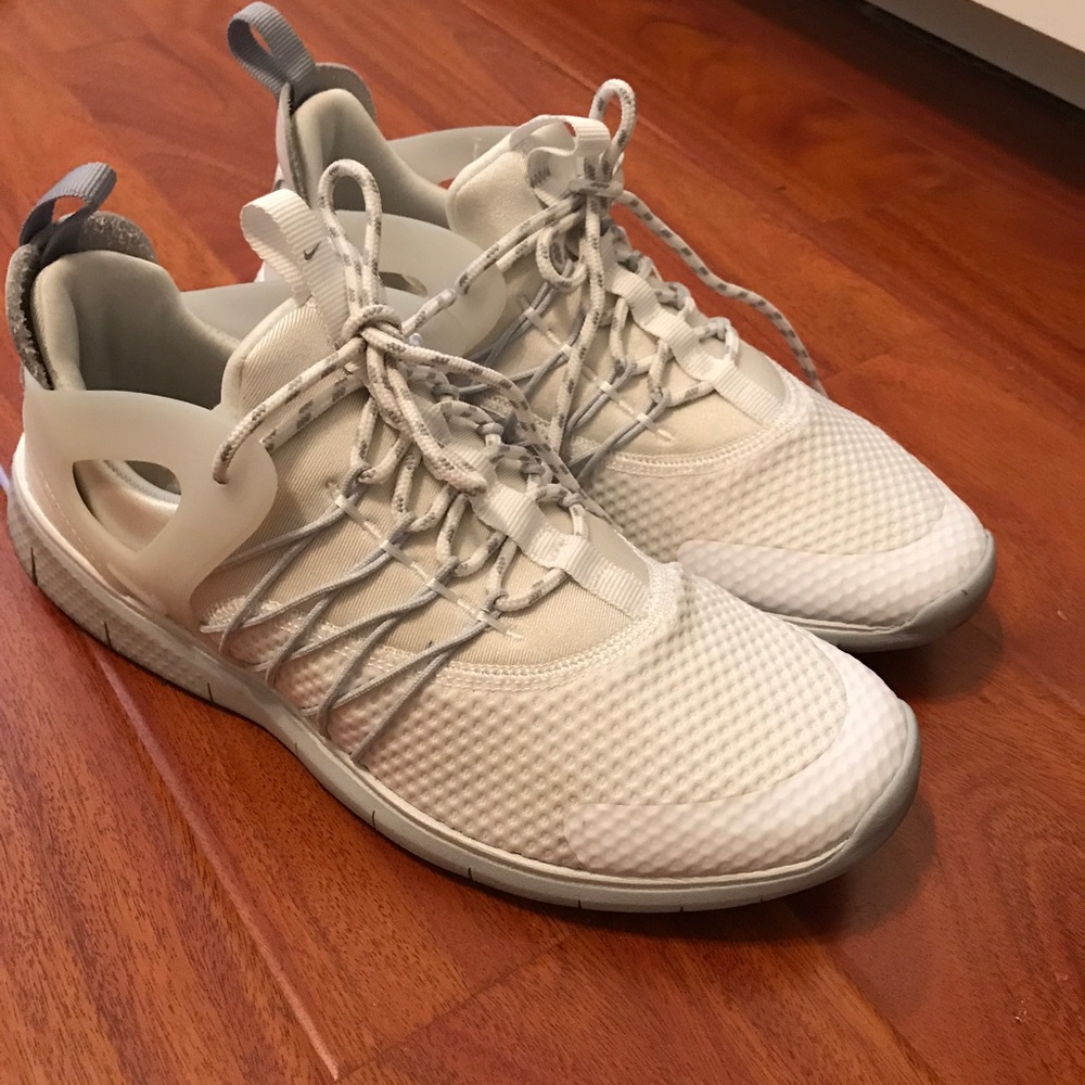 Nike Virtuous Sneakers