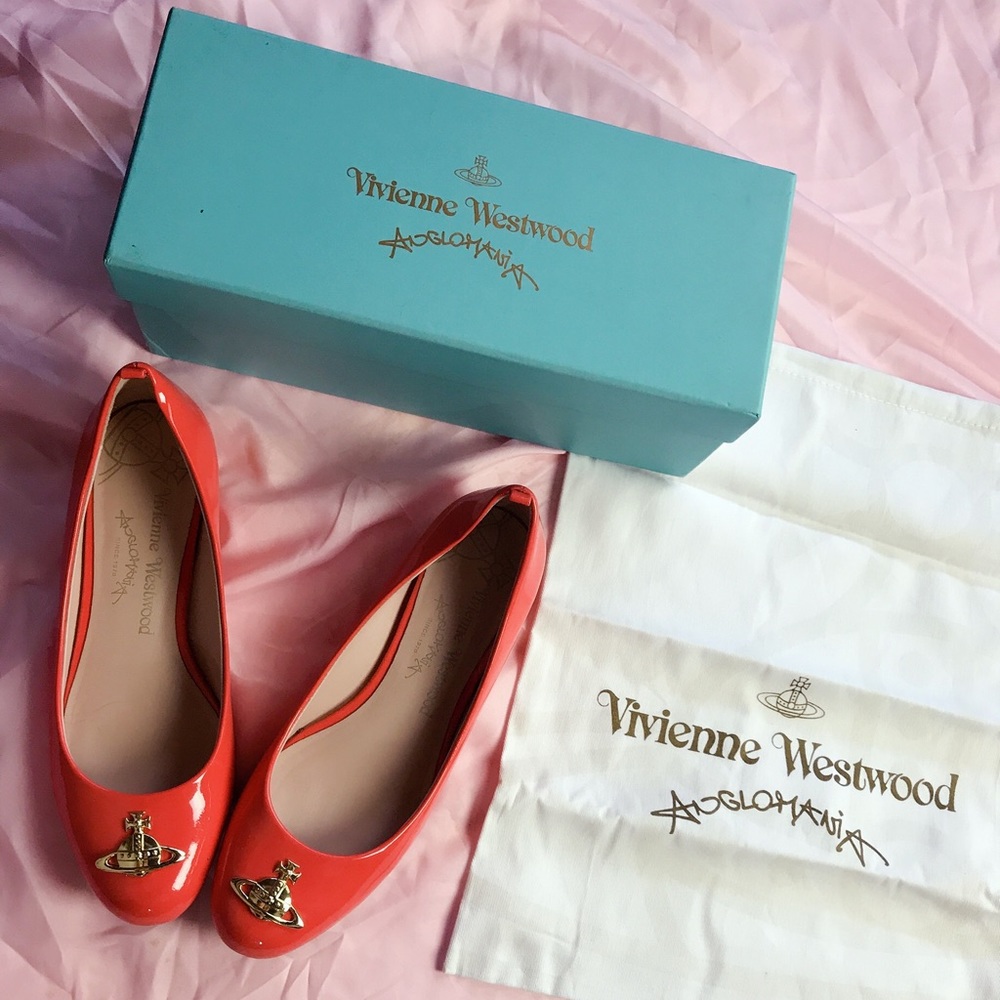 Vivienne Westwood Helena flat, coral color