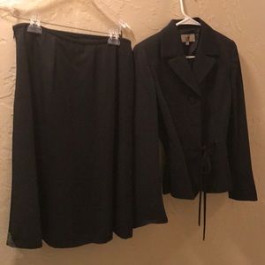 Le Suit Black Skirt Suit. Perfect for work