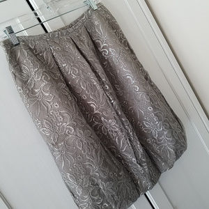 LOFT sz 6 silver lace bauble skirt