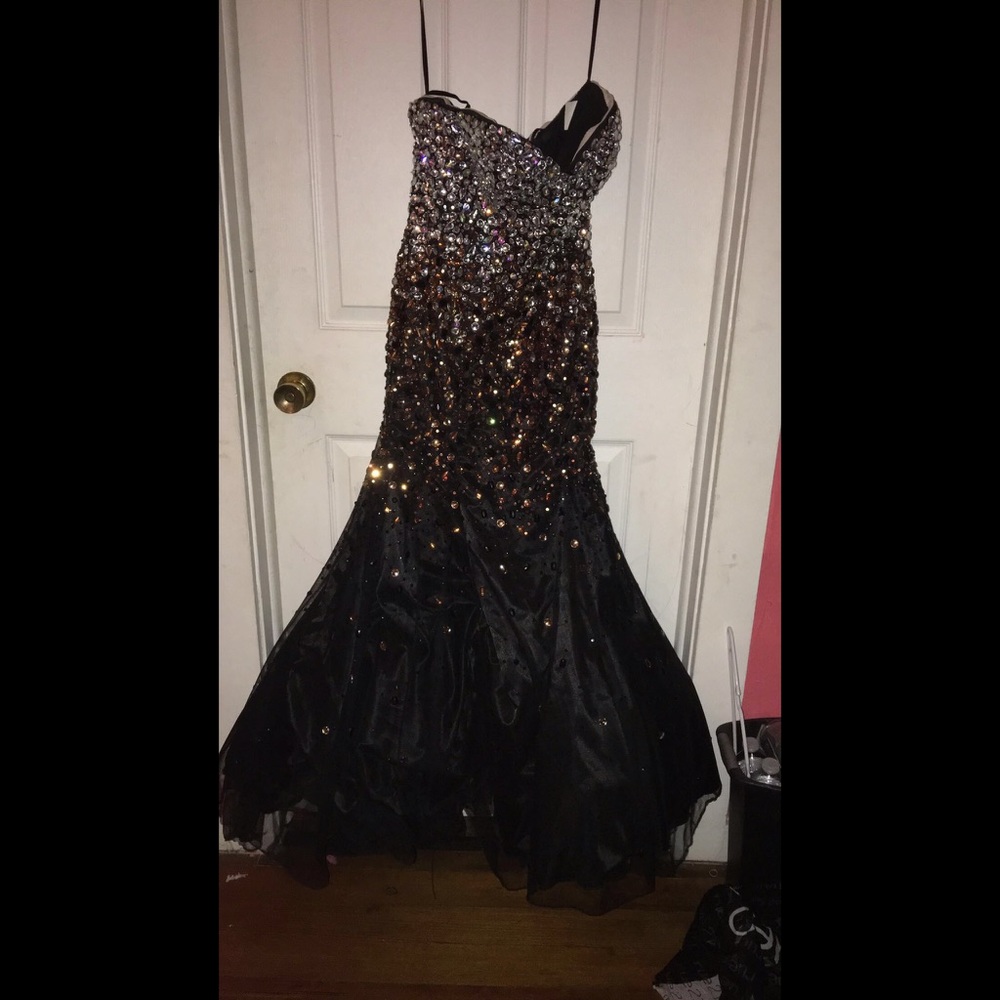 Black prom dress