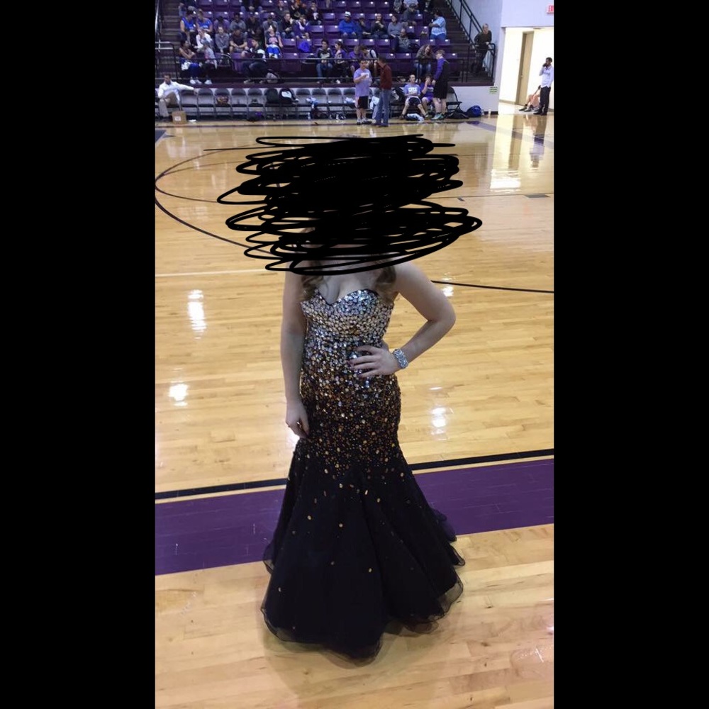 Black prom dress - Picture 2 of 6