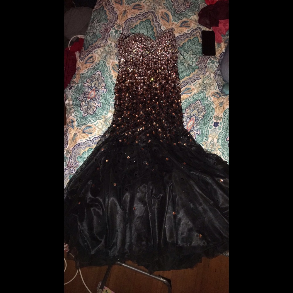 Black prom dress - Picture 4 of 6