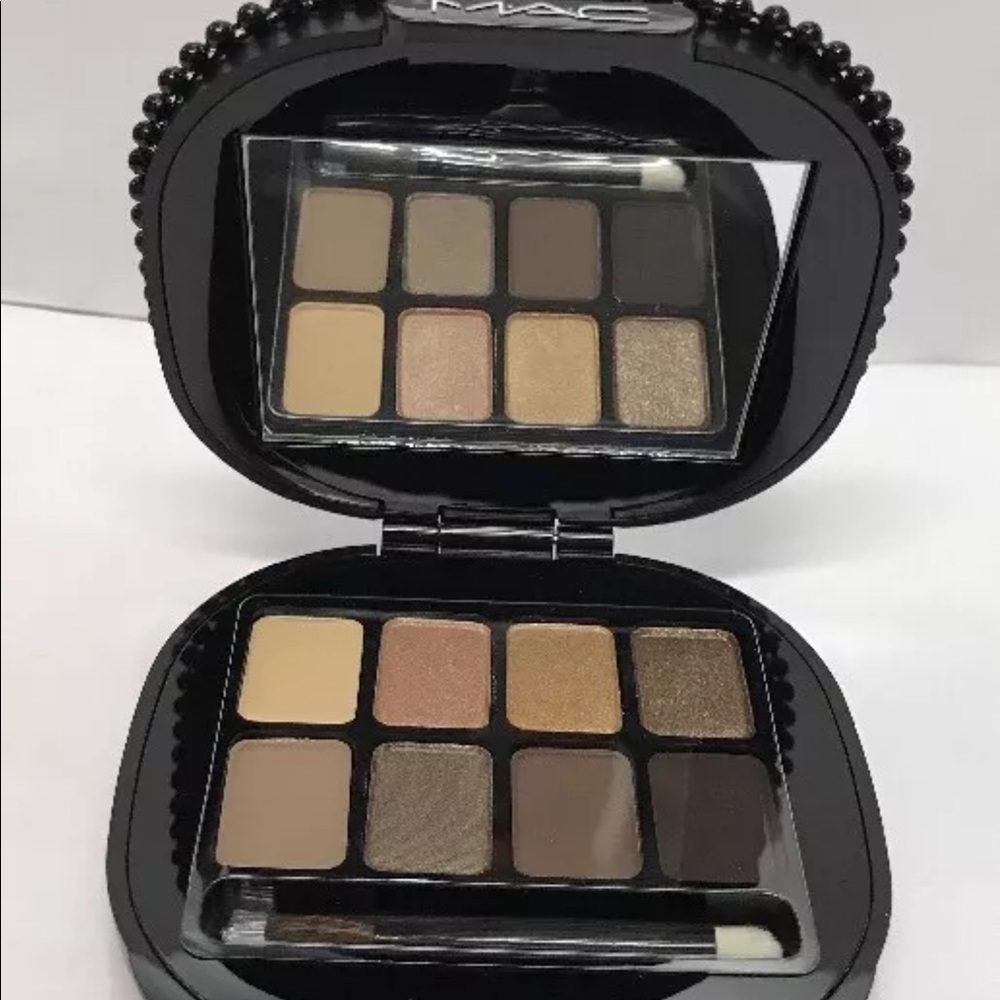 ⚡️🌤Mac Keepsakes/ Beige Eye Shadows Palette
