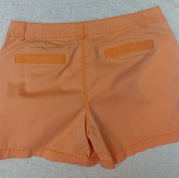Plus size shorts - Picture 2 of 3