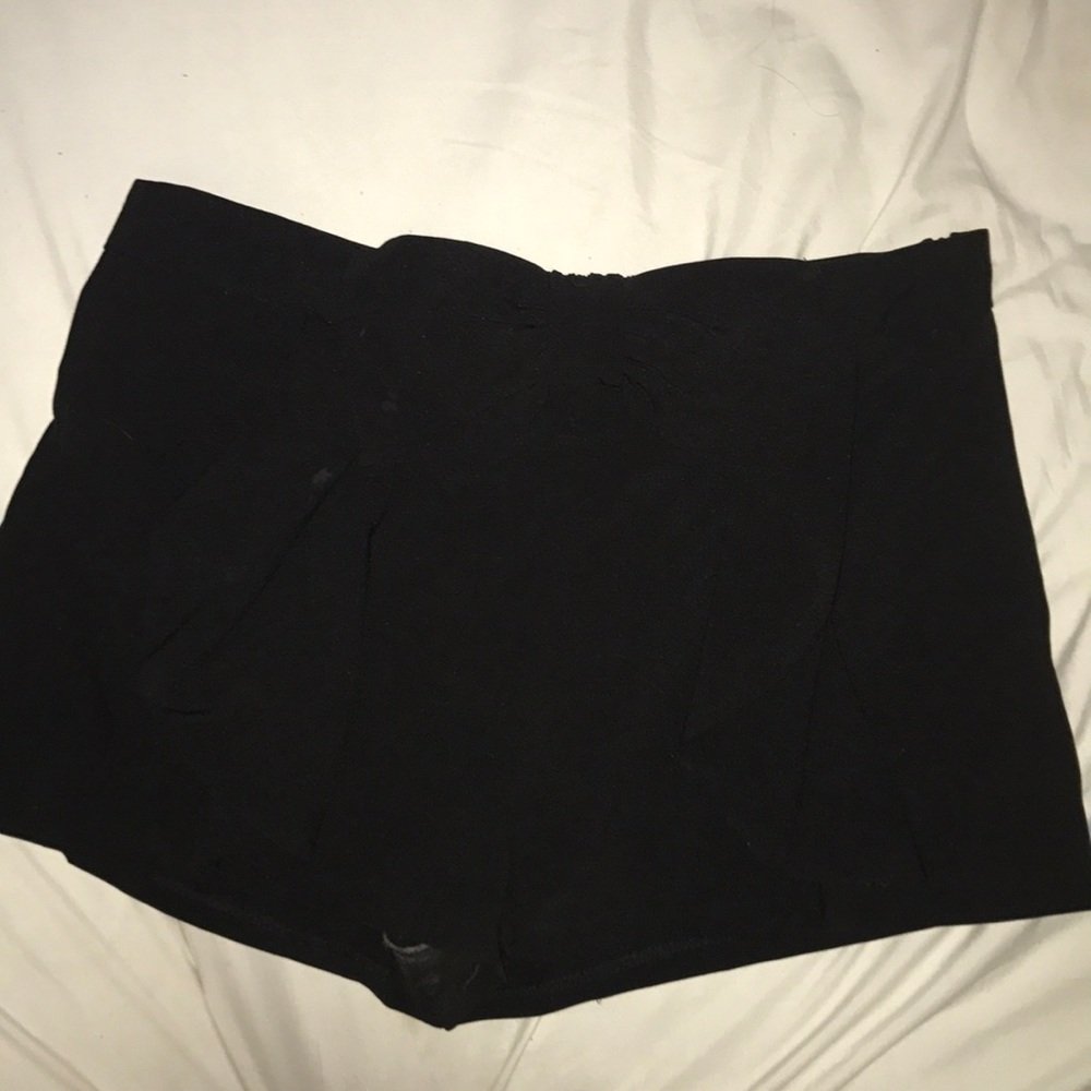 bow top shorts