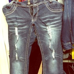 🙌🏽🙌🏽Juniors Distressed Crops🙌🏽🙌🏽