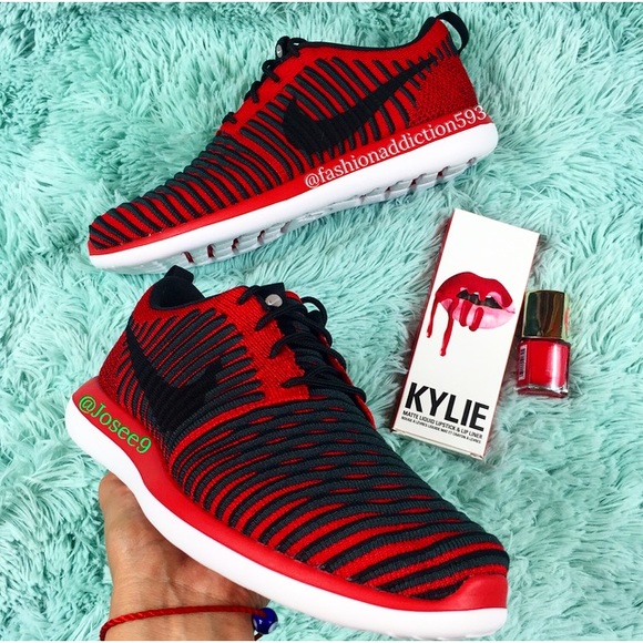 Nike Roshe two flyknit women's red black sneakers - Picture 5 of 6