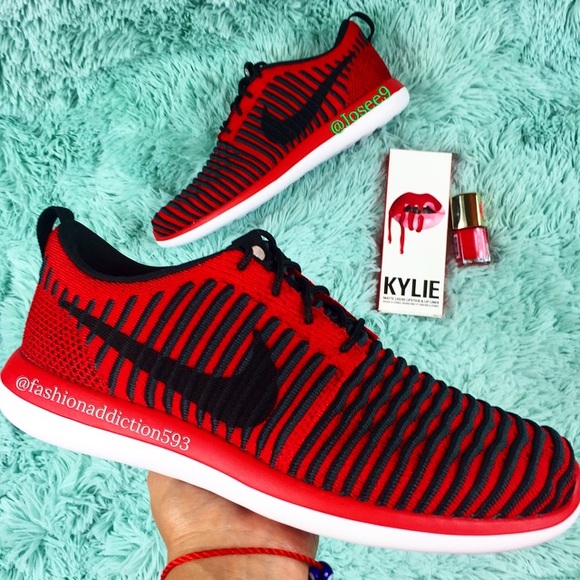 Nike Roshe two flyknit women's red black sneakers - Picture 2 of 6
