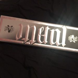 Kat von d Matte&Metal eyeshadow