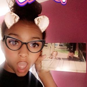 Meet your Posher, Alexia